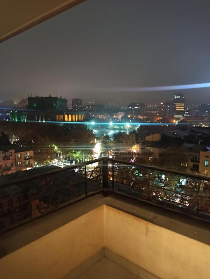 Красивая, Просторная Квартира В Самом Центре Еревана, Рядом С Оперным Театром. Yerevan Luaran gambar